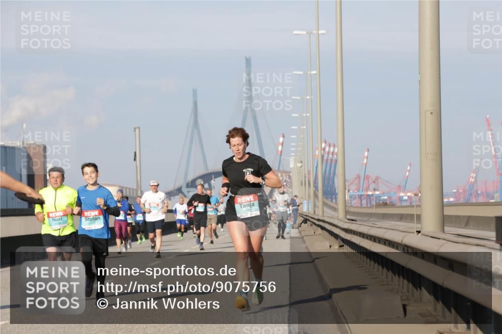 03.10.2025 - Köhlbrandbrückenlauf Jannik Wohlers http://msf.ph/oto/9075756 03.10.2025 09:51:38 Position 3 3497, 1412 meine-sportfotos.de