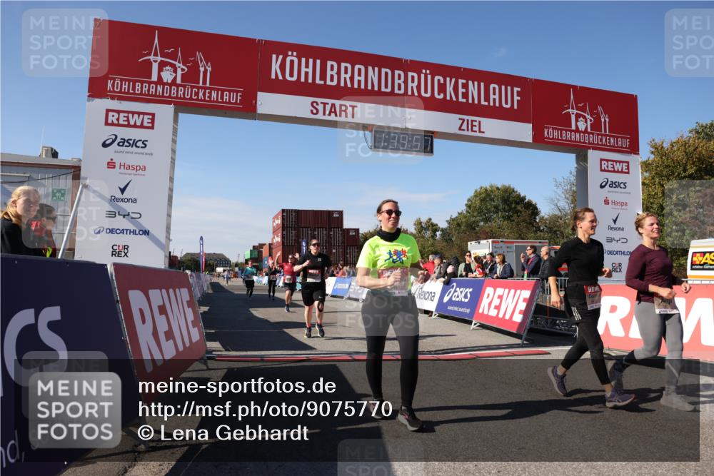 03.10.2025 - Köhlbrandbrückenlauf Lena Gebhardt http://msf.ph/oto/9075770 03.10.2025 13:39:57 Ziel 5264, 5484, 5487, 5565, 5566, 5831, 5832, 5835, 6399, 6400, 6401, 6403, 6522 meine-sportfotos.de