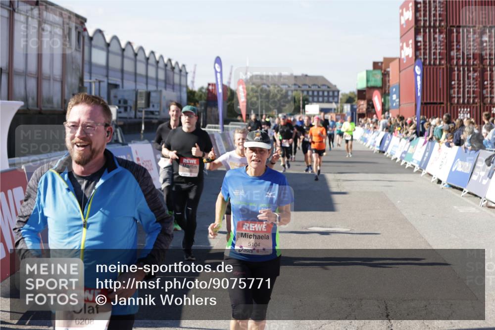 03.10.2025 - Köhlbrandbrückenlauf Jannik Wohlers http://msf.ph/oto/9075771 03.10.2025 13:16:36 Ziel 4036, 4146, 4235, 4314, 4408, 4586, 4813, 5104, 5570, 5630, 5694, 5815, 5983, 6208, 6353, 6377, 6812 meine-sportfotos.de
