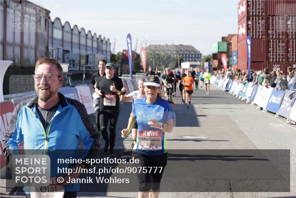 03.10.2025 - Köhlbrandbrückenlauf Jannik Wohlers http://msf.ph/oto/9075777 03.10.2025 13:16:36 Ziel 4036, 4146, 4235, 4314, 4408, 4586, 4813, 5104, 5570, 5630, 5694, 5815, 5983, 6208, 6353, 6377, 6812 meine-sportfotos.de