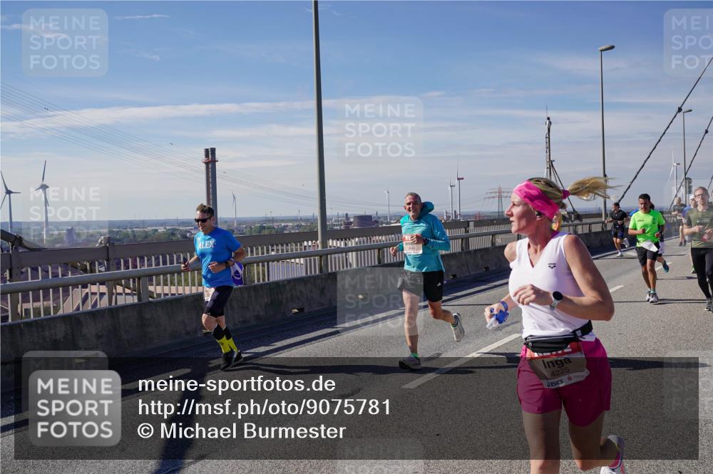 03.10.2025 - Köhlbrandbrückenlauf Michael Burmester http://msf.ph/oto/9075781 03.10.2025 12:41:00 Position 2 5948, 4225 meine-sportfotos.de
