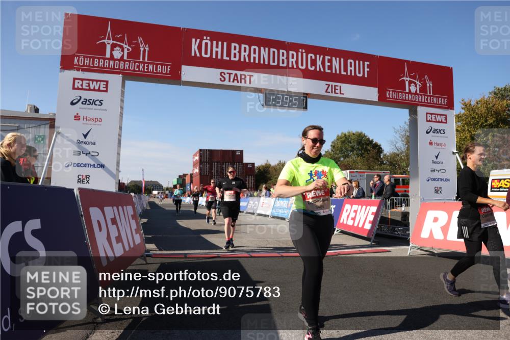 03.10.2025 - Köhlbrandbrückenlauf Lena Gebhardt http://msf.ph/oto/9075783 03.10.2025 13:39:58 Ziel 5264, 5484, 5487, 5565, 5566, 5831, 5832, 5835, 6399, 6400, 6401, 6403, 6522 meine-sportfotos.de