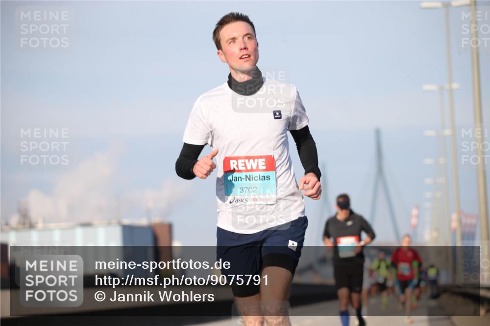 03.10.2025 - Köhlbrandbrückenlauf Jannik Wohlers http://msf.ph/oto/9075791 03.10.2025 09:42:22 Position 3 3702 meine-sportfotos.de