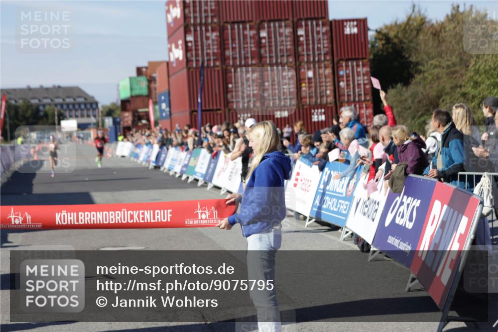03.10.2025 - Köhlbrandbrückenlauf Jannik Wohlers http://msf.ph/oto/9075795 03.10.2025 12:46:42 Ziel 4027, 4033 meine-sportfotos.de