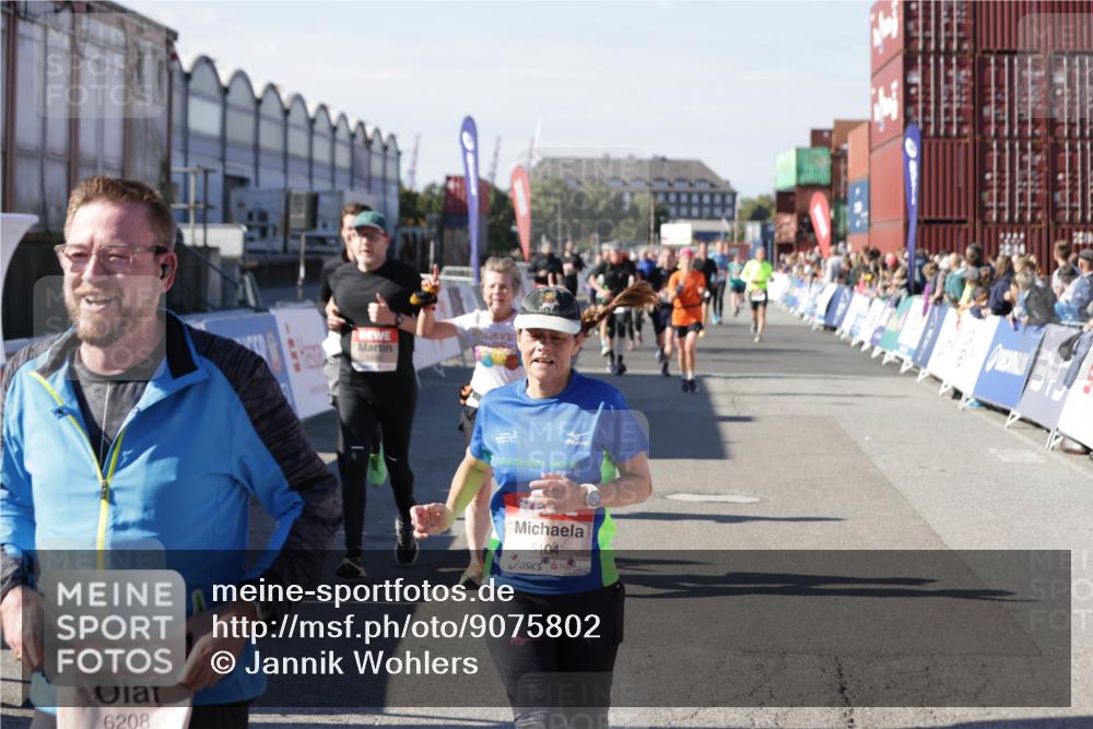 03.10.2025 - Köhlbrandbrückenlauf Jannik Wohlers http://msf.ph/oto/9075802 03.10.2025 13:16:36 Ziel 4036, 4146, 4235, 4314, 4408, 4586, 4813, 5104, 5570, 5630, 5694, 5815, 5983, 6208, 6353, 6377, 6812 meine-sportfotos.de