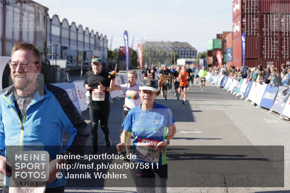 03.10.2025 - Köhlbrandbrückenlauf Jannik Wohlers http://msf.ph/oto/9075811 03.10.2025 13:16:36 Ziel 4036, 4146, 4235, 4314, 4408, 4586, 4813, 5104, 5570, 5630, 5694, 5815, 5983, 6208, 6353, 6377, 6812 meine-sportfotos.de