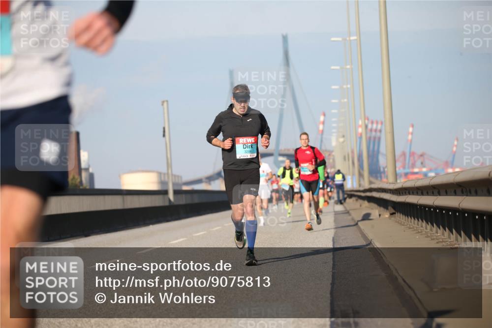 03.10.2025 - Köhlbrandbrückenlauf Jannik Wohlers http://msf.ph/oto/9075813 03.10.2025 09:42:23 Position 3 3288 meine-sportfotos.de