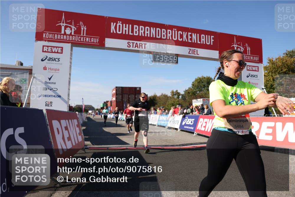 03.10.2025 - Köhlbrandbrückenlauf Lena Gebhardt http://msf.ph/oto/9075816 03.10.2025 13:39:58 Ziel 5264, 5484, 5487, 5565, 5566, 5831, 5832, 5835, 6399, 6400, 6401, 6403, 6522 meine-sportfotos.de