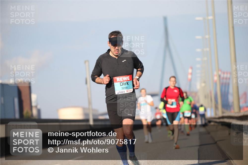 03.10.2025 - Köhlbrandbrückenlauf Jannik Wohlers http://msf.ph/oto/9075817 03.10.2025 09:42:24 Position 3 3288 meine-sportfotos.de