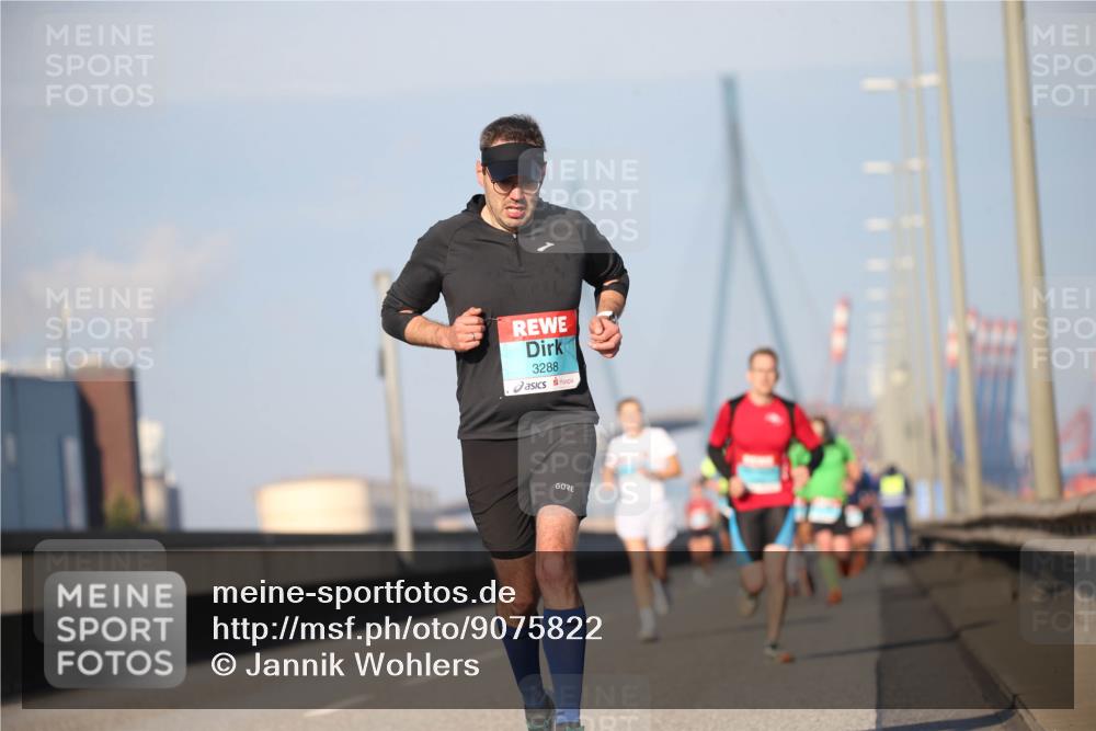 03.10.2025 - Köhlbrandbrückenlauf Jannik Wohlers http://msf.ph/oto/9075822 03.10.2025 09:42:24 Position 3 3288 meine-sportfotos.de