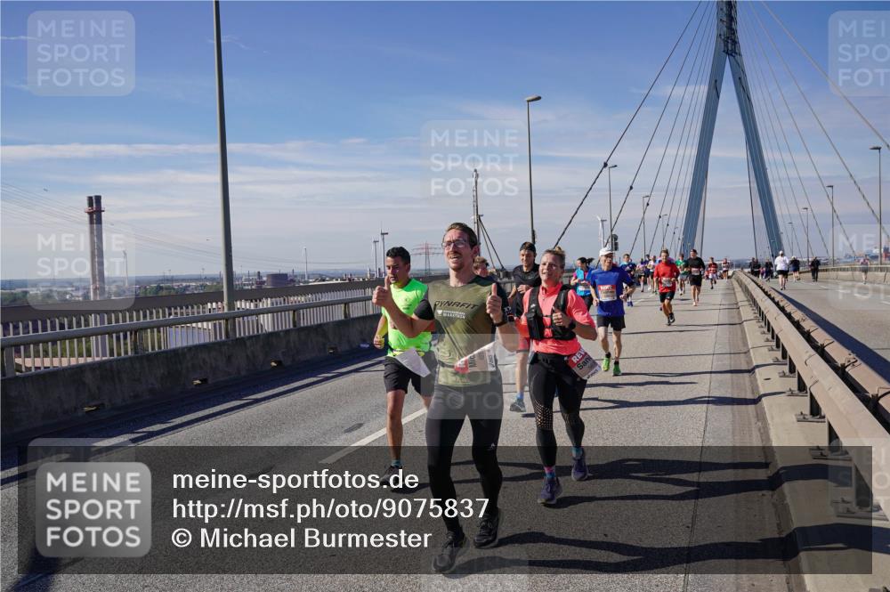 03.10.2025 - Köhlbrandbrückenlauf Michael Burmester http://msf.ph/oto/9075837 03.10.2025 12:41:03 Position 2  meine-sportfotos.de