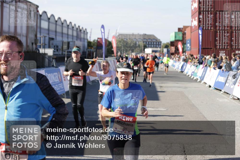 03.10.2025 - Köhlbrandbrückenlauf Jannik Wohlers http://msf.ph/oto/9075838 03.10.2025 13:16:36 Ziel 4036, 4146, 4235, 4314, 4408, 4586, 4813, 5104, 5570, 5630, 5694, 5815, 5983, 6208, 6353, 6377, 6812 meine-sportfotos.de
