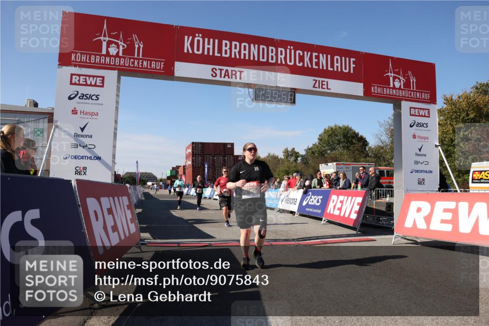 03.10.2025 - Köhlbrandbrückenlauf Lena Gebhardt http://msf.ph/oto/9075843 03.10.2025 13:39:59 Ziel 5264, 5484, 5487, 5565, 5566, 5831, 5832, 5835, 6399, 6400, 6401, 6403, 6522 meine-sportfotos.de