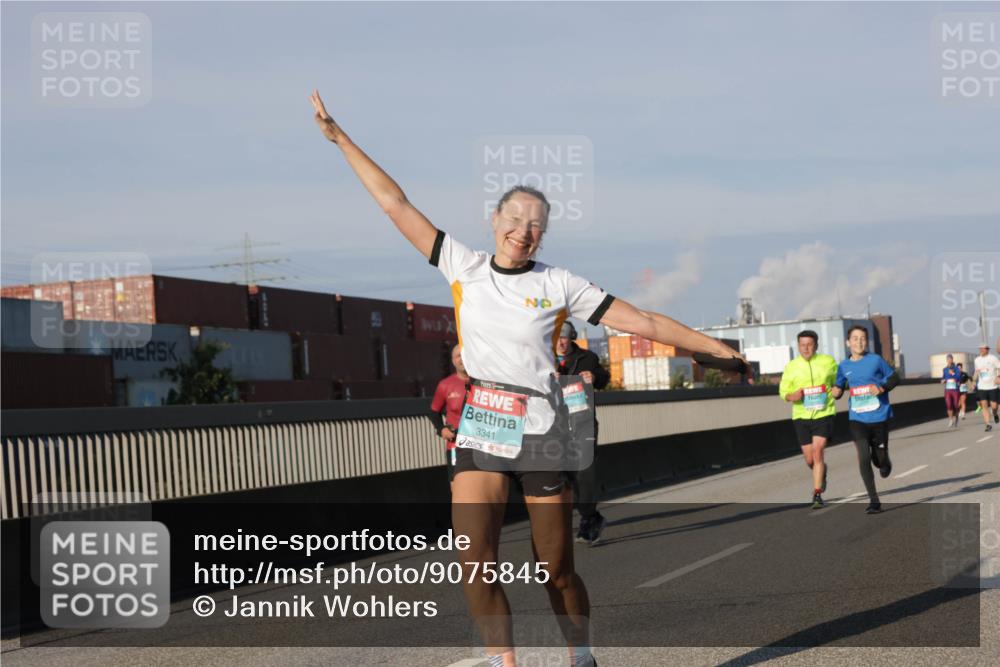 03.10.2025 - Köhlbrandbrückenlauf Jannik Wohlers http://msf.ph/oto/9075845 03.10.2025 09:51:40 Position 3 3341 meine-sportfotos.de