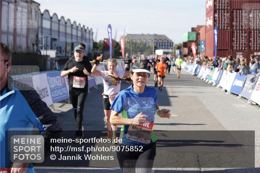 03.10.2025 - Köhlbrandbrückenlauf Jannik Wohlers http://msf.ph/oto/9075852 03.10.2025 13:16:36 Ziel 4036, 4146, 4235, 4314, 4408, 4586, 4813, 5104, 5570, 5630, 5694, 5815, 5983, 6208, 6353, 6377, 6812 meine-sportfotos.de
