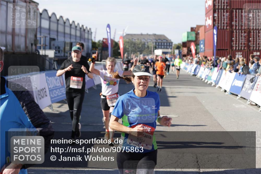 03.10.2025 - Köhlbrandbrückenlauf Jannik Wohlers http://msf.ph/oto/9075863 03.10.2025 13:16:36 Ziel 4036, 4146, 4235, 4314, 4408, 4586, 4813, 5104, 5570, 5630, 5694, 5815, 5983, 6208, 6353, 6377, 6812 meine-sportfotos.de