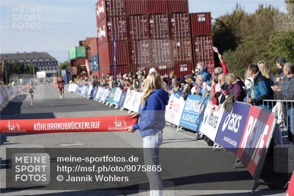 03.10.2025 - Köhlbrandbrückenlauf Jannik Wohlers http://msf.ph/oto/9075865 03.10.2025 12:46:42 Ziel 4027, 4033 meine-sportfotos.de