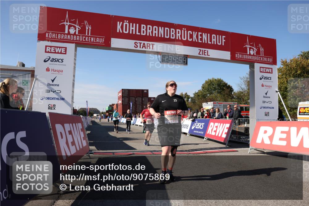 03.10.2025 - Köhlbrandbrückenlauf Lena Gebhardt http://msf.ph/oto/9075869 03.10.2025 13:39:59 Ziel 5264, 5484, 5487, 5565, 5566, 5831, 5832, 5835, 6399, 6400, 6401, 6403, 6522 meine-sportfotos.de