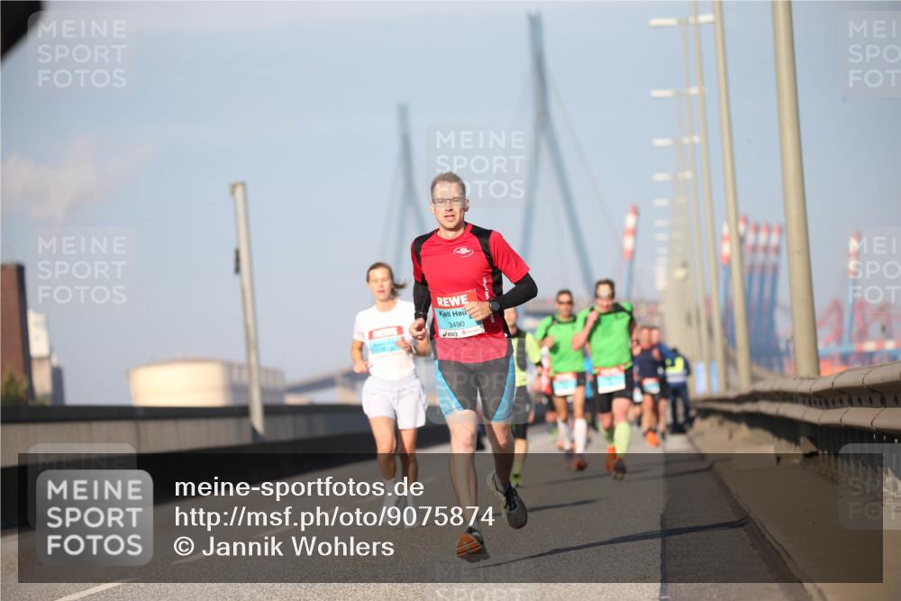 03.10.2025 - Köhlbrandbrückenlauf Jannik Wohlers http://msf.ph/oto/9075874 03.10.2025 09:42:27 Position 3 3490 meine-sportfotos.de