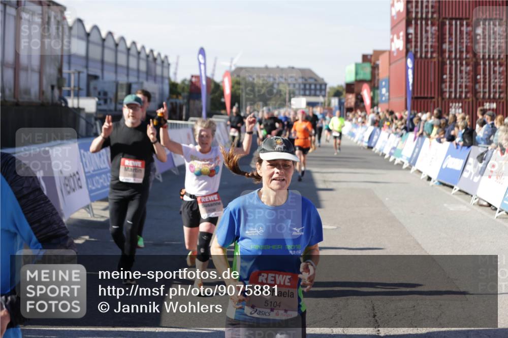 03.10.2025 - Köhlbrandbrückenlauf Jannik Wohlers http://msf.ph/oto/9075881 03.10.2025 13:16:36 Ziel 4036, 4146, 4235, 4314, 4408, 4586, 4813, 5104, 5570, 5630, 5694, 5815, 5983, 6208, 6353, 6377, 6812 meine-sportfotos.de
