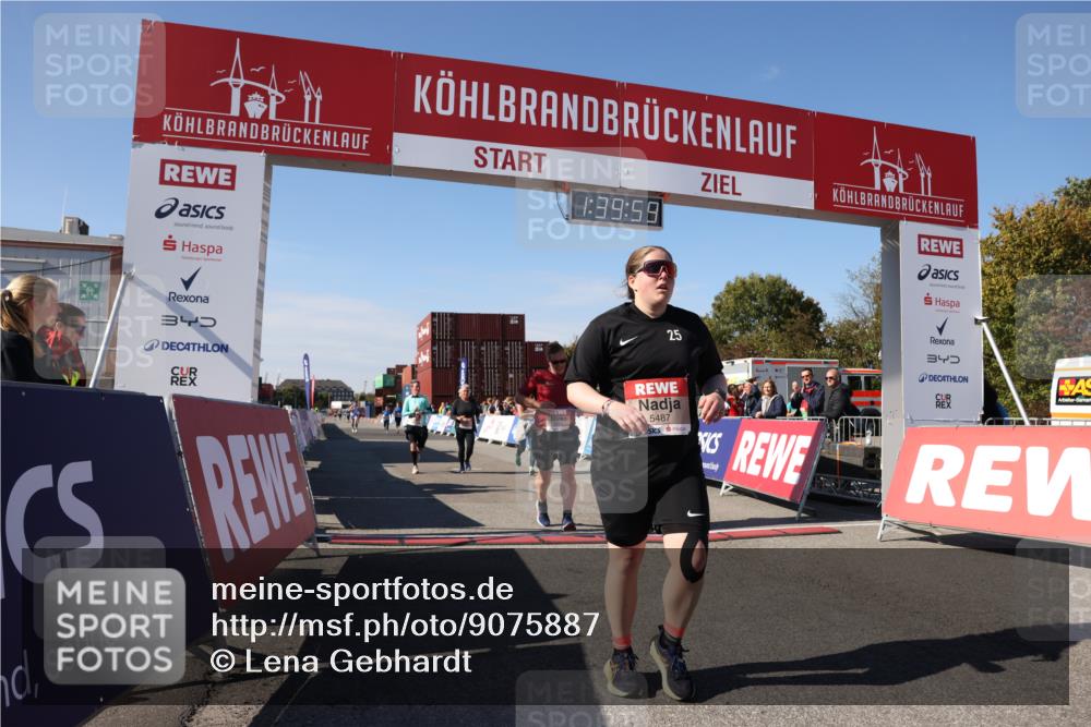 03.10.2025 - Köhlbrandbrückenlauf Lena Gebhardt http://msf.ph/oto/9075887 03.10.2025 13:40:00 Ziel 5264, 5484, 5487, 5565, 5566, 5831, 5832, 5835, 6399, 6400, 6401, 6403, 6522 meine-sportfotos.de