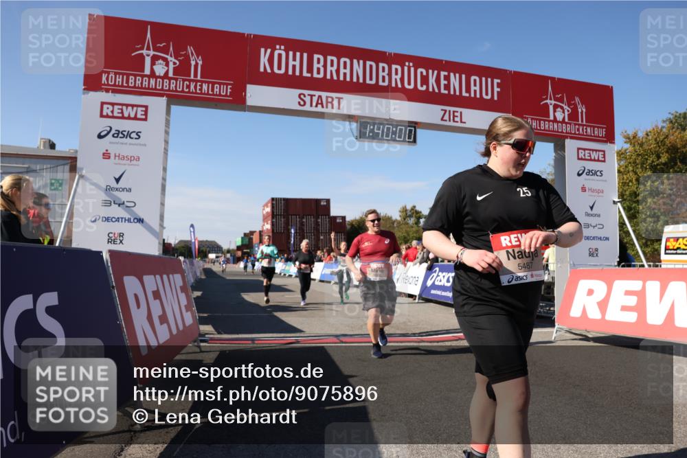 03.10.2025 - Köhlbrandbrückenlauf Lena Gebhardt http://msf.ph/oto/9075896 03.10.2025 13:40:00 Ziel 5264, 5484, 5487, 5565, 5566, 5831, 5832, 5835, 6399, 6400, 6401, 6403, 6522 meine-sportfotos.de