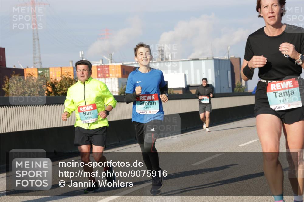 03.10.2025 - Köhlbrandbrückenlauf Jannik Wohlers http://msf.ph/oto/9075916 03.10.2025 09:51:41 Position 3 3198, 3497, 1412 meine-sportfotos.de