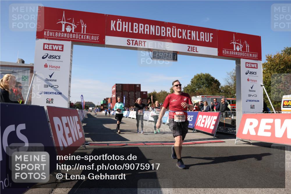 03.10.2025 - Köhlbrandbrückenlauf Lena Gebhardt http://msf.ph/oto/9075917 03.10.2025 13:40:01 Ziel 5264, 5484, 5487, 5565, 5566, 5831, 5832, 5835, 6399, 6400, 6401, 6403, 6522 meine-sportfotos.de