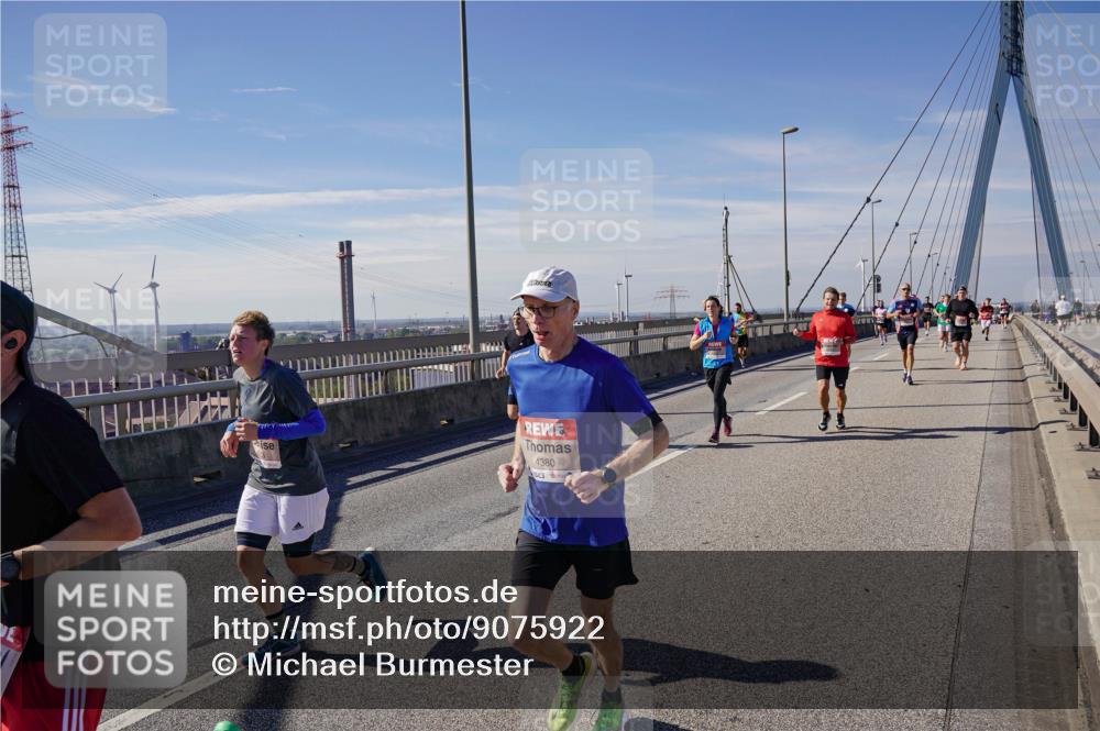 03.10.2025 - Köhlbrandbrückenlauf Michael Burmester http://msf.ph/oto/9075922 03.10.2025 12:41:05 Position 2 4380 meine-sportfotos.de
