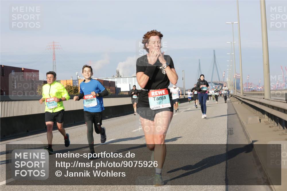 03.10.2025 - Köhlbrandbrückenlauf Jannik Wohlers http://msf.ph/oto/9075926 03.10.2025 09:51:42 Position 3 3198, 3497, 1412 meine-sportfotos.de