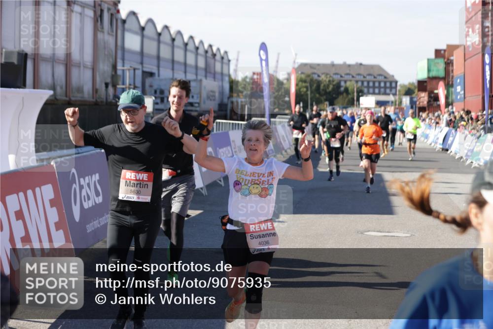 03.10.2025 - Köhlbrandbrückenlauf Jannik Wohlers http://msf.ph/oto/9075935 03.10.2025 13:16:37 Ziel 4036, 4146, 4235, 4314, 4330, 4408, 4431, 4586, 4813, 5104, 5570, 5630, 5694, 5815, 6208, 6353, 6377, 6812 meine-sportfotos.de