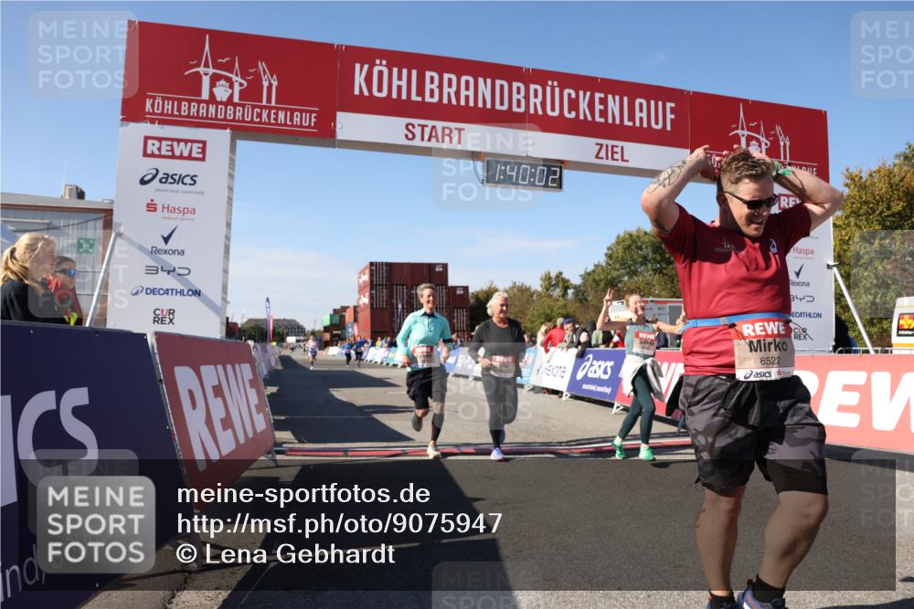 03.10.2025 - Köhlbrandbrückenlauf Lena Gebhardt http://msf.ph/oto/9075947 03.10.2025 13:40:02 Ziel 5484, 5487, 5565, 5566, 5831, 5832, 5835, 5990, 6399, 6400, 6401, 6403, 6522 meine-sportfotos.de