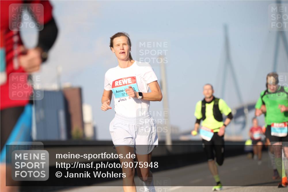 03.10.2025 - Köhlbrandbrückenlauf Jannik Wohlers http://msf.ph/oto/9075948 03.10.2025 09:42:31 Position 3 371 meine-sportfotos.de