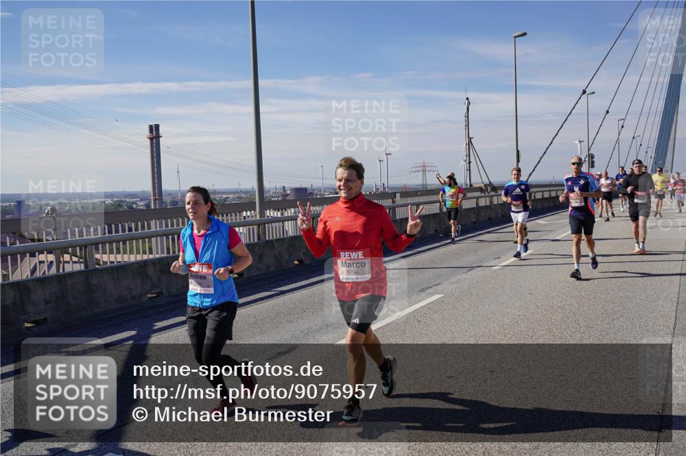 03.10.2025 - Köhlbrandbrückenlauf Michael Burmester http://msf.ph/oto/9075957 03.10.2025 12:41:07 Position 2 6706 meine-sportfotos.de