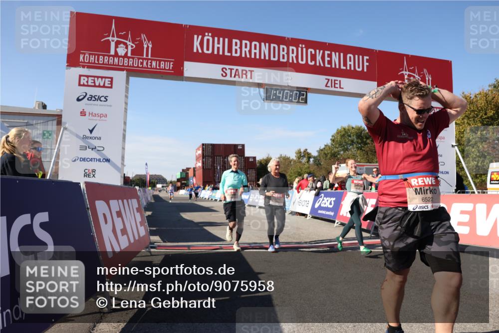 03.10.2025 - Köhlbrandbrückenlauf Lena Gebhardt http://msf.ph/oto/9075958 03.10.2025 13:40:02 Ziel 5484, 5487, 5565, 5566, 5831, 5832, 5835, 5990, 6399, 6400, 6401, 6403, 6522 meine-sportfotos.de