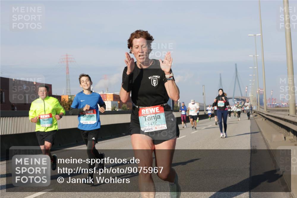 03.10.2025 - Köhlbrandbrückenlauf Jannik Wohlers http://msf.ph/oto/9075967 03.10.2025 09:51:42 Position 3 3198, 3497, 1412 meine-sportfotos.de