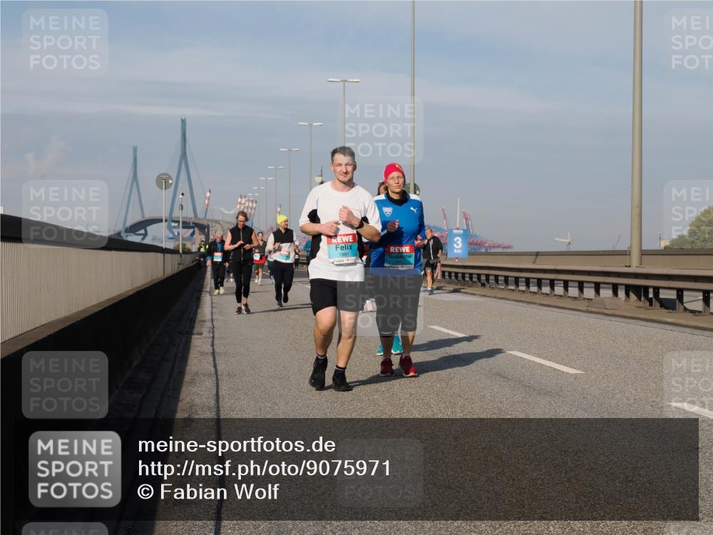 03.10.2025 - Köhlbrandbrückenlauf Fabian Wolf http://msf.ph/oto/9075971 03.10.2025 10:15:11 Position 3 1981 meine-sportfotos.de