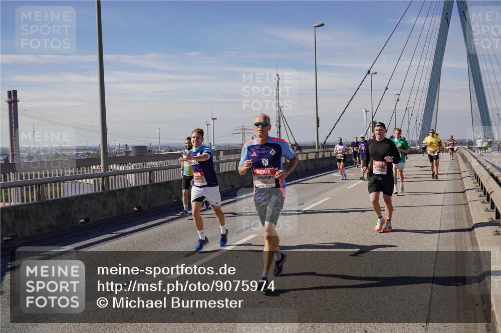 03.10.2025 - Köhlbrandbrückenlauf Michael Burmester http://msf.ph/oto/9075974 03.10.2025 12:41:09 Position 2  meine-sportfotos.de