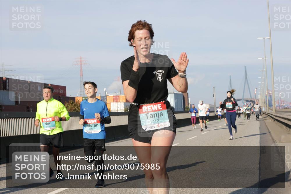 03.10.2025 - Köhlbrandbrückenlauf Jannik Wohlers http://msf.ph/oto/9075985 03.10.2025 09:51:42 Position 3 160, 315, 3198, 3497, 1412 meine-sportfotos.de