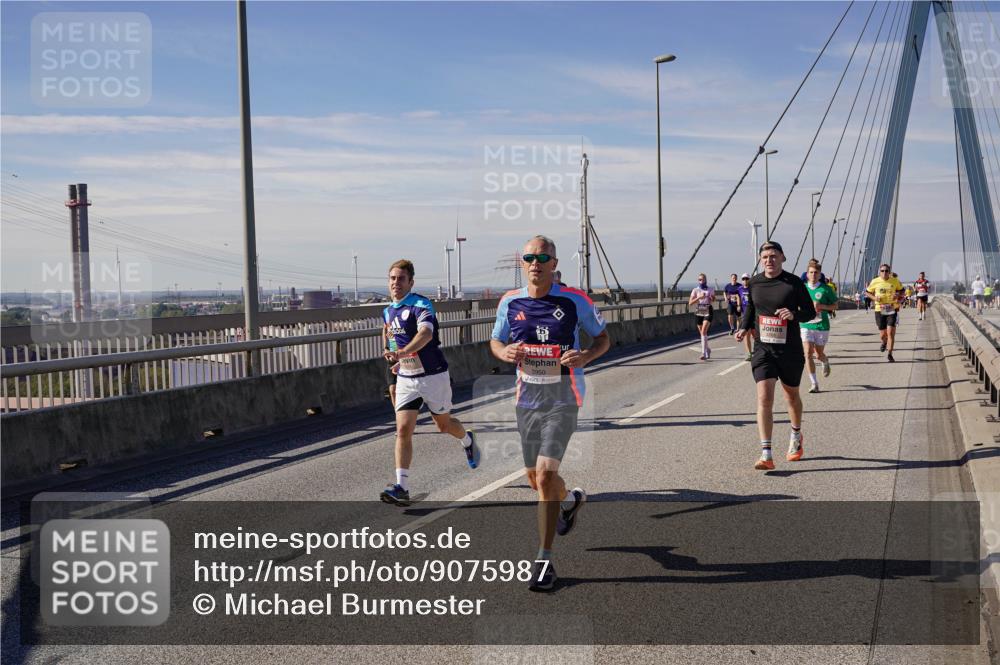 03.10.2025 - Köhlbrandbrückenlauf Michael Burmester http://msf.ph/oto/9075987 03.10.2025 12:41:09 Position 2 5950 meine-sportfotos.de