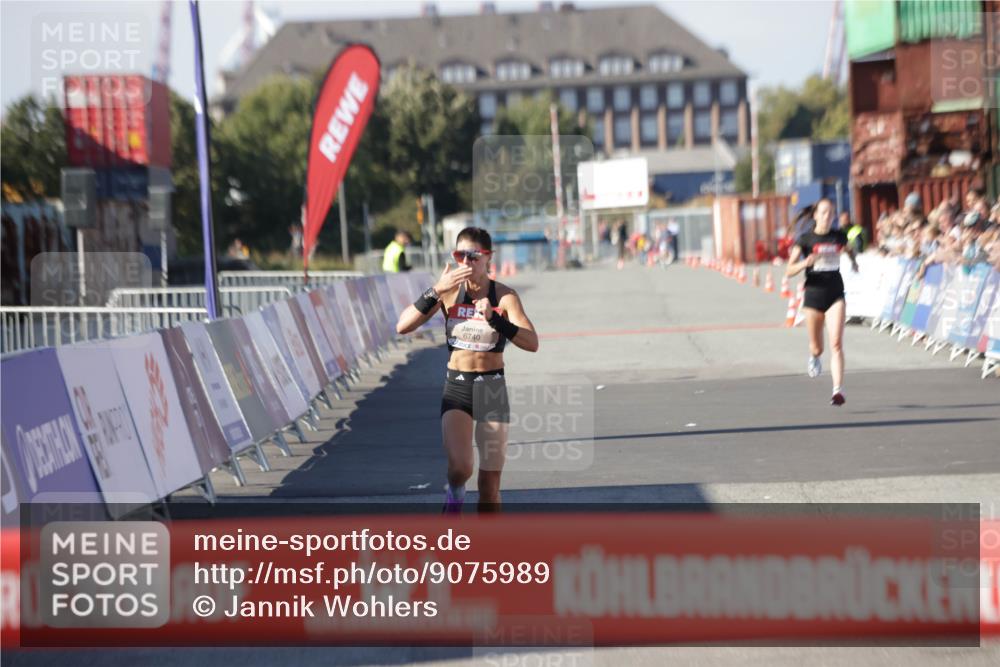 03.10.2025 - Köhlbrandbrückenlauf Jannik Wohlers http://msf.ph/oto/9075989 03.10.2025 12:46:46 Ziel 4027, 4033, 6740 meine-sportfotos.de