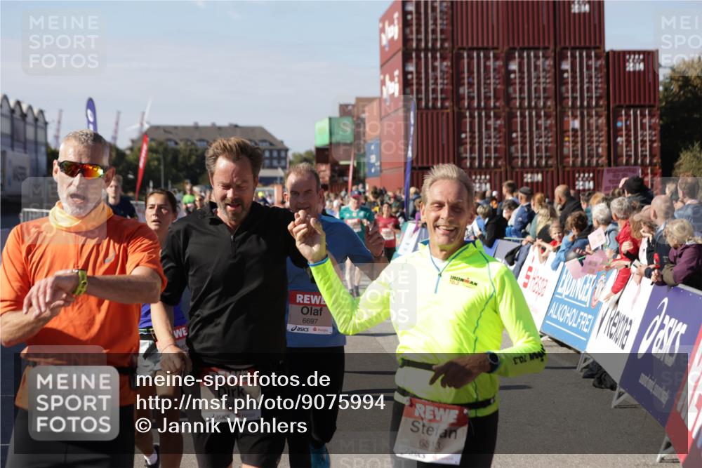 03.10.2025 - Köhlbrandbrückenlauf Jannik Wohlers http://msf.ph/oto/9075994 03.10.2025 13:16:49 Ziel 4168, 4330, 4356, 4431, 4551, 4605, 4813, 5028, 5053, 5099, 5166, 5302, 5385, 5386, 5453, 5467, 6286, 6299, 6340, 6343, 6620, 6658, 6697, 6746, 6785 meine-sportfotos.de