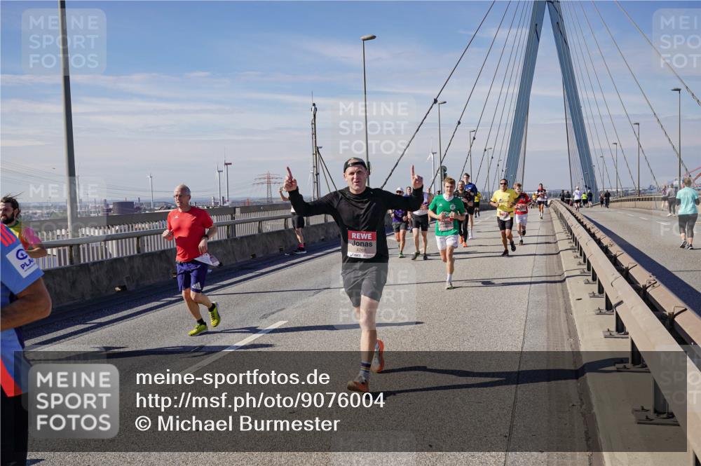 03.10.2025 - Köhlbrandbrückenlauf Michael Burmester http://msf.ph/oto/9076004 03.10.2025 12:41:10 Position 2 4268 meine-sportfotos.de