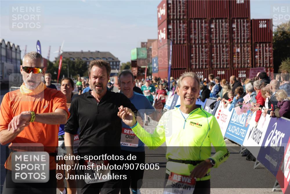 03.10.2025 - Köhlbrandbrückenlauf Jannik Wohlers http://msf.ph/oto/9076005 03.10.2025 13:16:50 Ziel 4168, 4330, 4356, 4359, 4431, 4551, 4605, 4813, 5028, 5053, 5099, 5166, 5302, 5385, 5386, 5453, 5467, 6286, 6299, 6340, 6343, 6620, 6658, 6697, 6746, 6785 meine-sportfotos.de