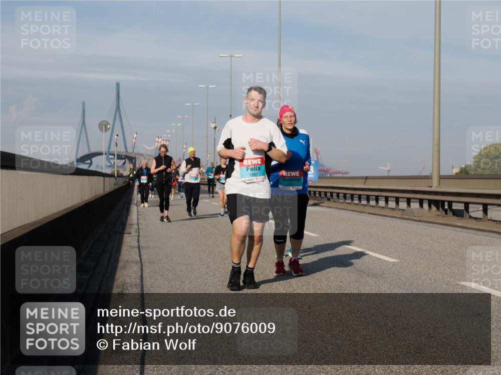 03.10.2025 - Köhlbrandbrückenlauf Fabian Wolf http://msf.ph/oto/9076009 03.10.2025 10:15:12 Position 3 1981, 3080 meine-sportfotos.de