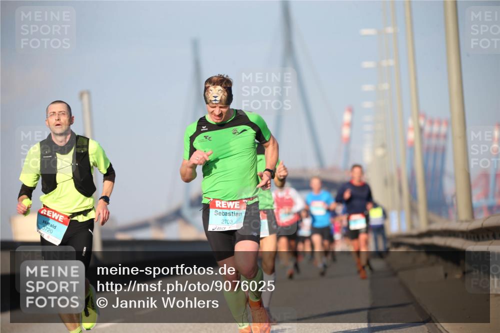 03.10.2025 - Köhlbrandbrückenlauf Jannik Wohlers http://msf.ph/oto/9076025 03.10.2025 09:42:33 Position 3 3720, 2703 meine-sportfotos.de