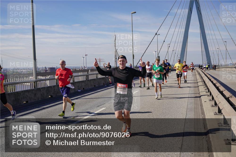 03.10.2025 - Köhlbrandbrückenlauf Michael Burmester http://msf.ph/oto/9076026 03.10.2025 12:41:10 Position 2 4268 meine-sportfotos.de