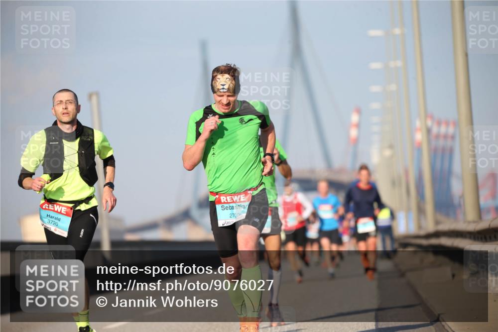 03.10.2025 - Köhlbrandbrückenlauf Jannik Wohlers http://msf.ph/oto/9076027 03.10.2025 09:42:33 Position 3 3720, 2703 meine-sportfotos.de