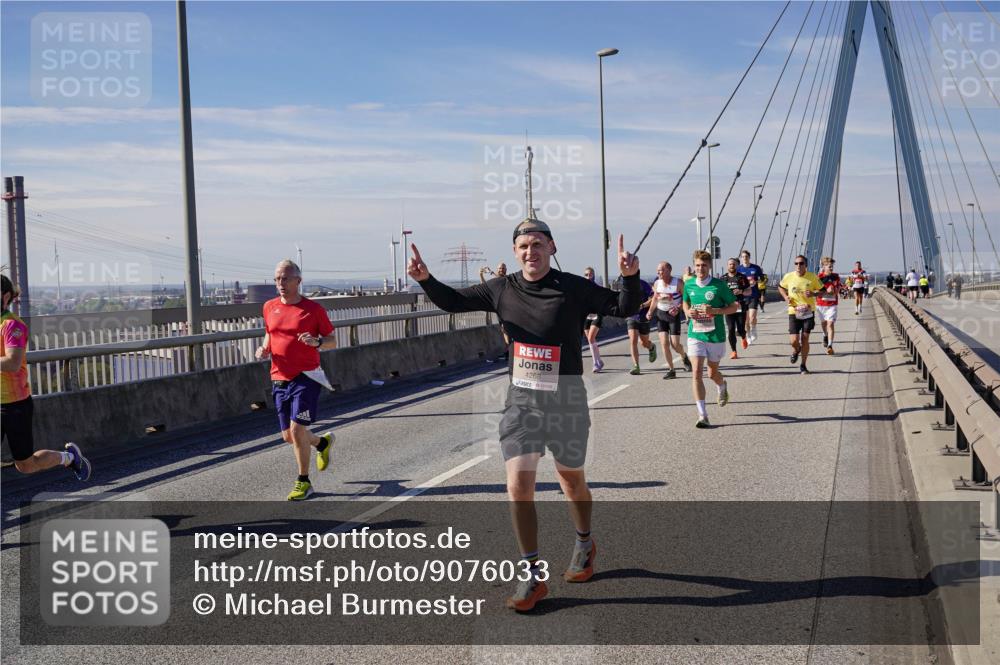 03.10.2025 - Köhlbrandbrückenlauf Michael Burmester http://msf.ph/oto/9076033 03.10.2025 12:41:10 Position 2 4268 meine-sportfotos.de