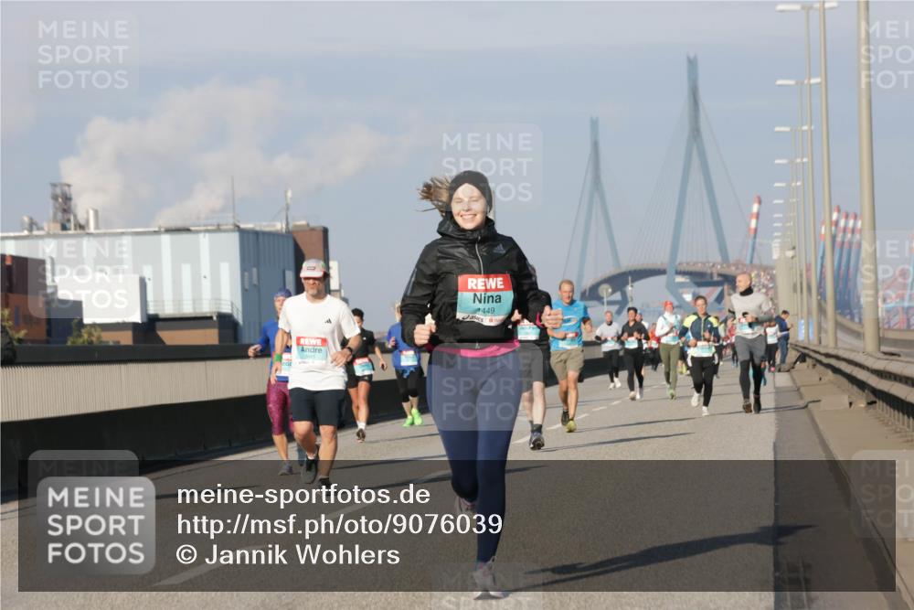 03.10.2025 - Köhlbrandbrückenlauf Jannik Wohlers http://msf.ph/oto/9076039 03.10.2025 09:51:44 Position 3 449 meine-sportfotos.de